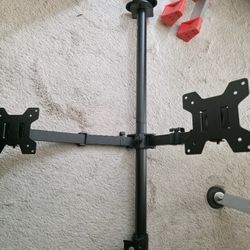Triple Monitor Desk Mount 