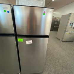 Vissani MDFF7SS 7.1 cu. ft. Top Freezer Refrigerator H4