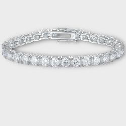 Diamond tennis bracelet