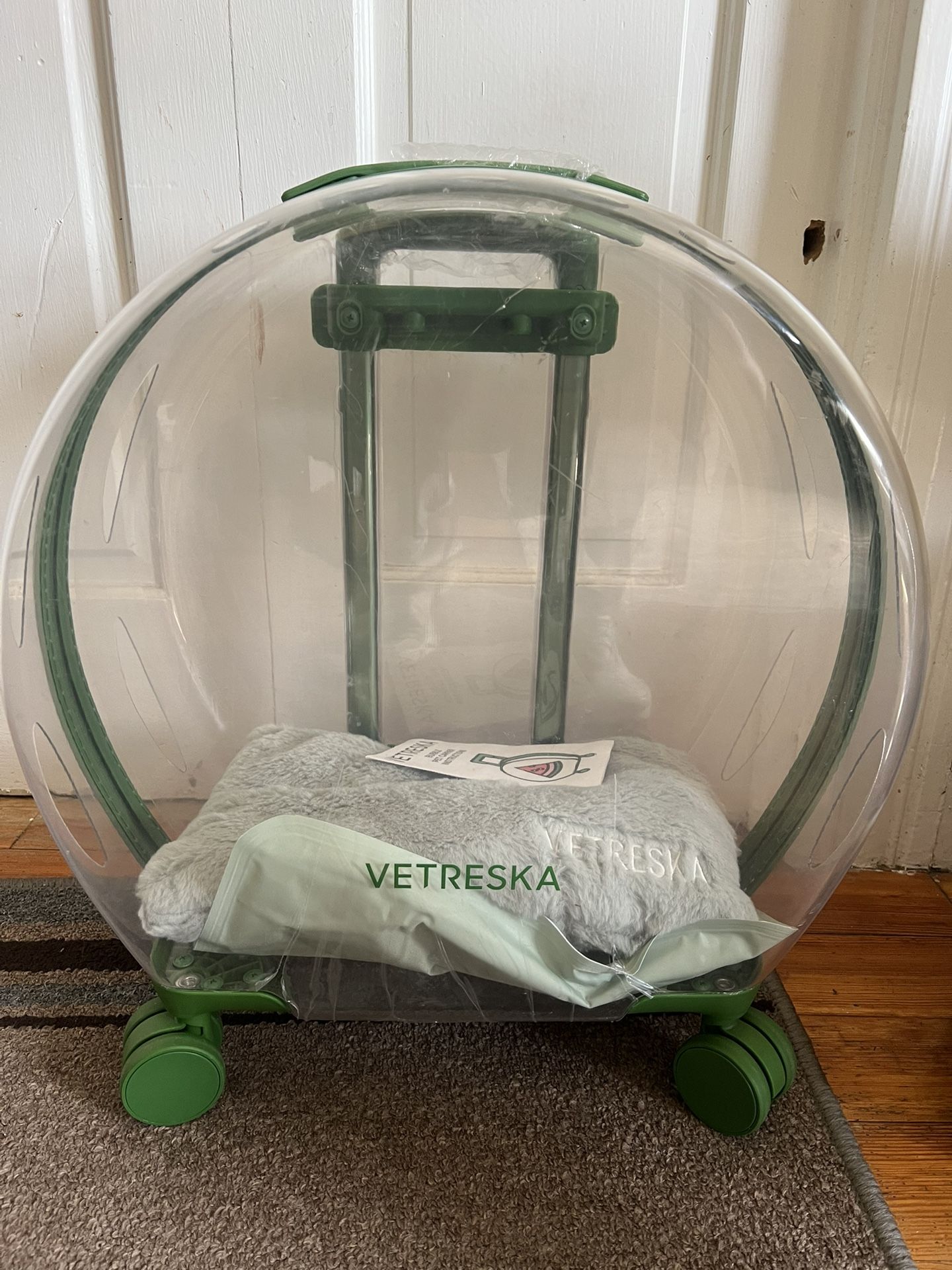 Pet Carrier With Wheels Pick Up Only Due To Size