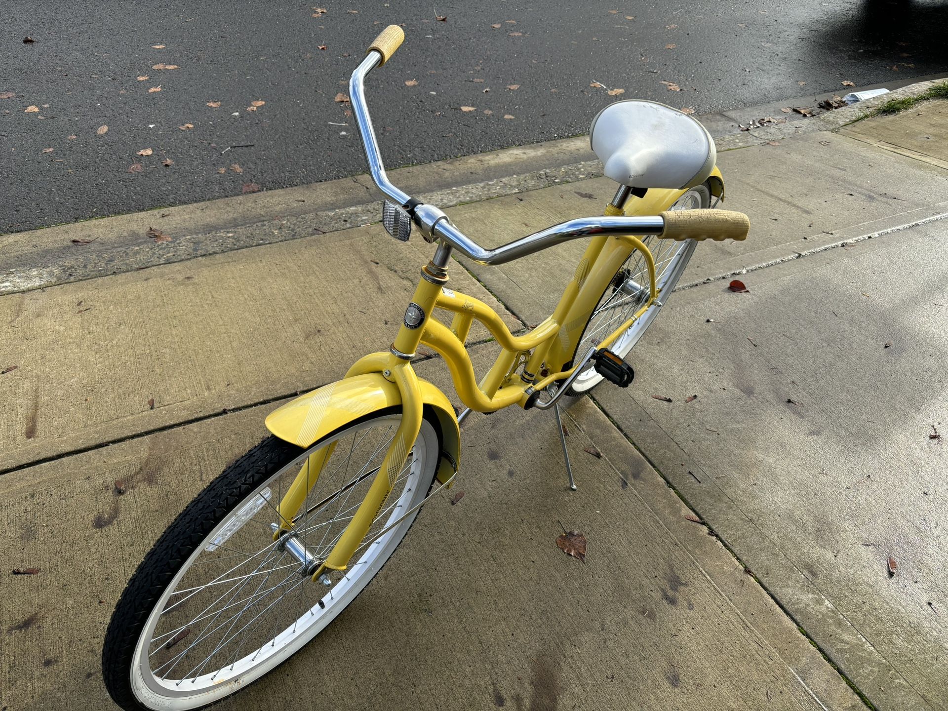 Schwinn Beach Cruiser Yellow