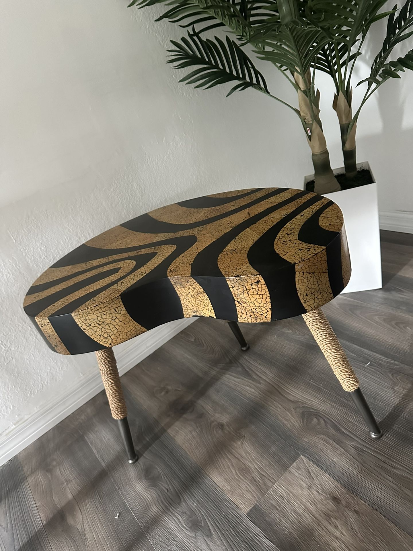 Coffee Table Boho Vintage (epic) Free Delivery❗️❗️❗️