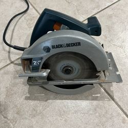 Black And Decker 2-1/3 Hp Circular Saw