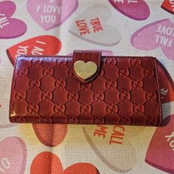 AUTHENTIC GUCCI VINTAGE RED WALLET USED