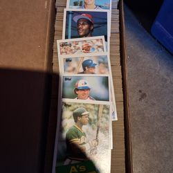 700, 1985 Topps baseball cards