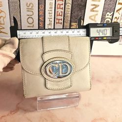 Ivory Compact Wallet- Chic & Iconic