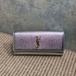 A purple bag