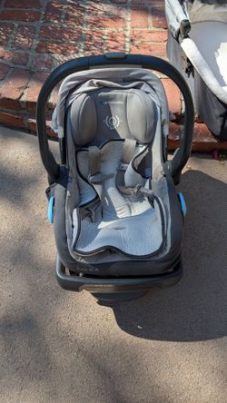 Uppababy Mesa Infant car seat