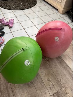 UGI FITNESS EXERCISE BALLS 8lb and 12lb