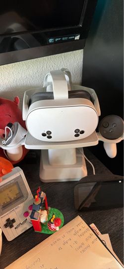 Meta quest 3s with standing station