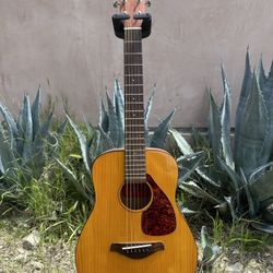 Yamaha FG-Junior JR1 Acoustic Guitar