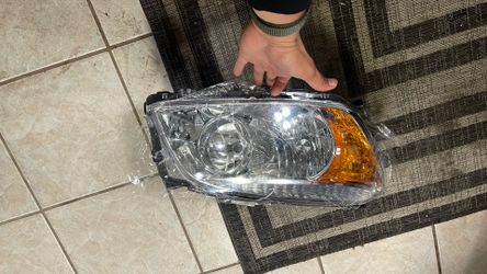 Toyota RAV4 Headlight