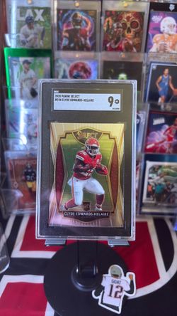 2020 Panini Select Clyde Edwards-Helaire RC SGC 9