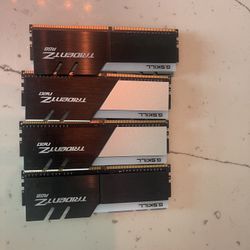 TridentZ RGB RAM 4x8GB DDR4