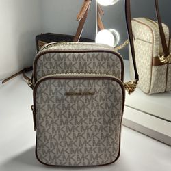 Michael Kors Body Bag 