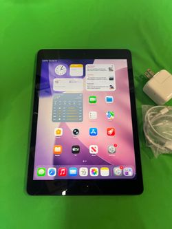 Apple iPad 8th Gen 32GB WiFi+Cellular UNLOCKED 10.2” iPad—Space Gray iOS 26 complete
