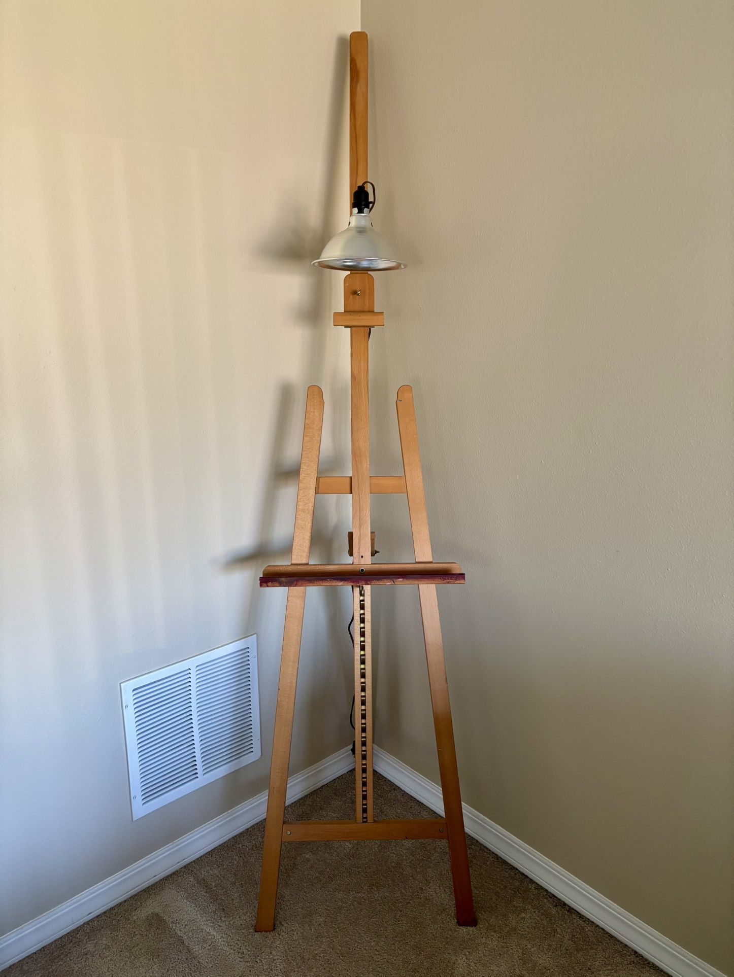 Wood Art Easel. Paint Supplies, Lamp