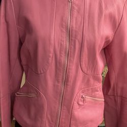Women  Leather A beautiful pink color made by VERA PELLE Straight from Italy size medium mint condition