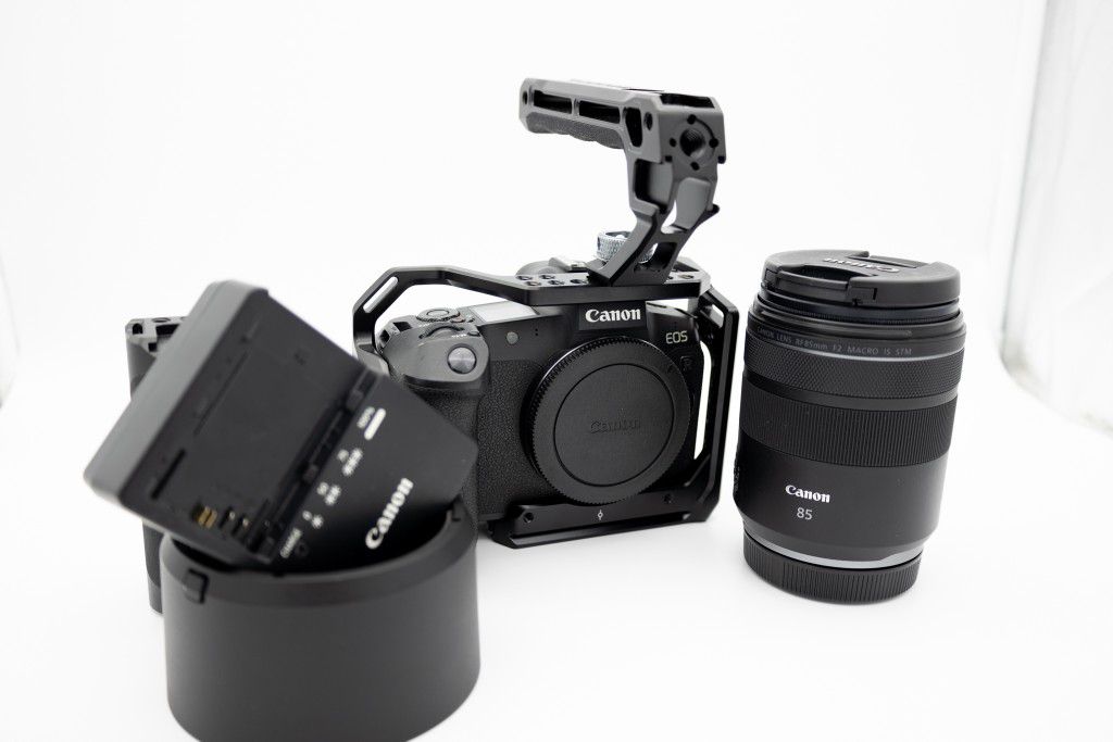 Canon EOS R 30.3 MP Mirrorless Digital Camera - Black (Kit with RF 85mm f2) 
