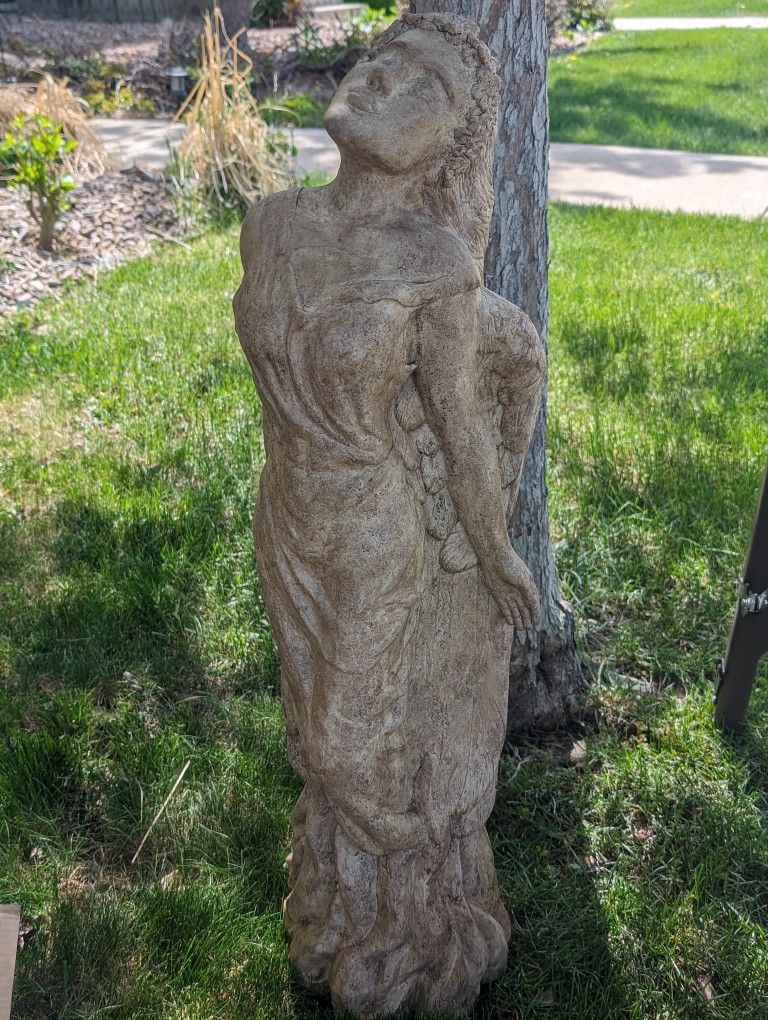 Beautiful Outdoor Garden Statue