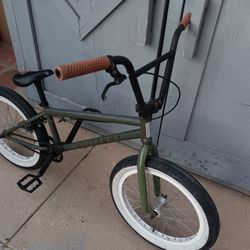 BMX.          ELITE.         20"tires 