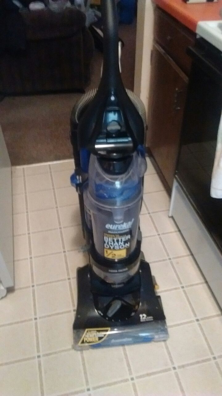 Eureka vacuum upright used