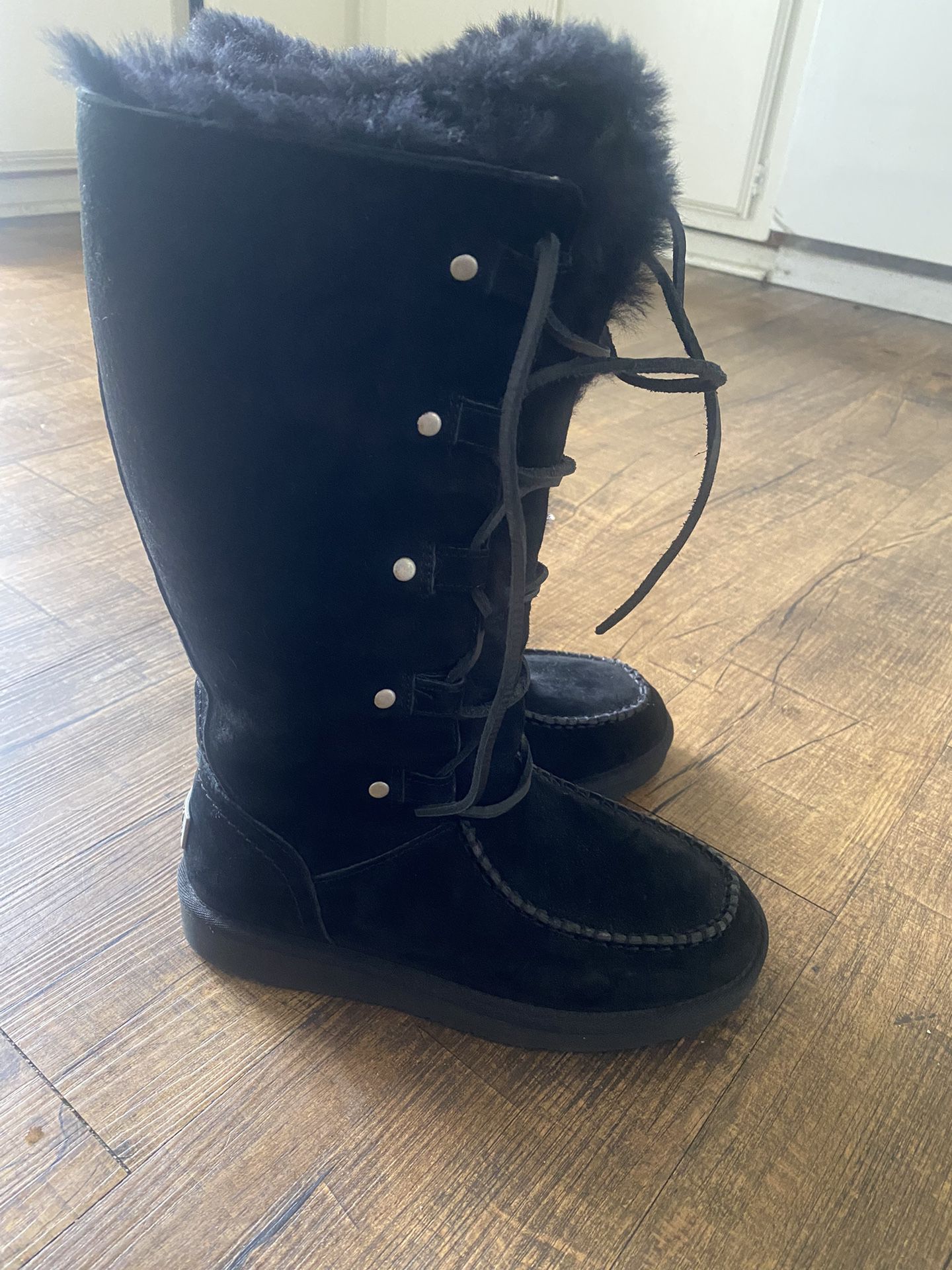 Brand New!! UGG Appalachian Black Lace Up Boots (Size 7) 