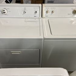 Kenmore Washer And Kenmore Eléctric Dryer 