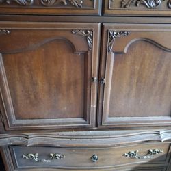 French Provincial Bedroom Set  7 Pieces