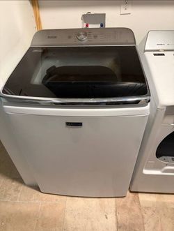 Maytag washer and gas dryer in great working condition