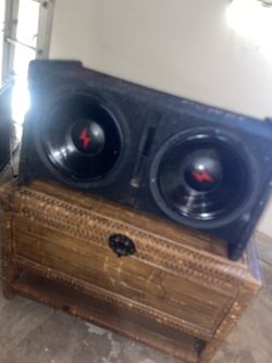 Dual Subwoofer Speaker Box