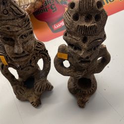 statues