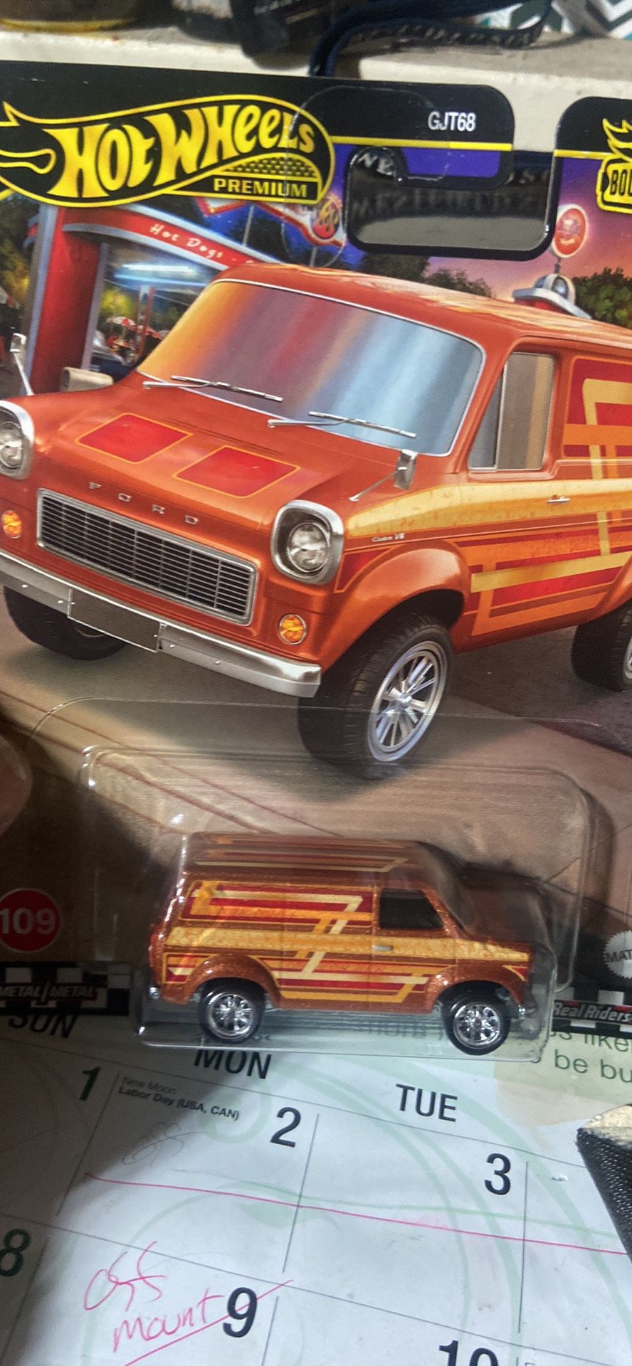 FORD TRANSIT SUPERVAN Hot Wheels