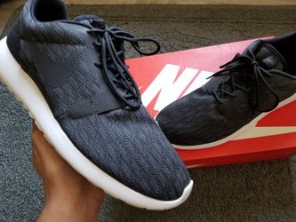 Nike Roshe One *KJCRD* (Jacquard Black)- USED size 10.5