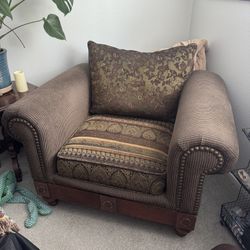 Cushioned Chair With Leg Rest