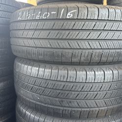 Set Of Tires (4) 215-60-16 Michelin