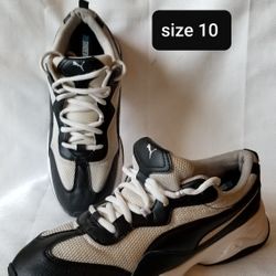Size 10 Pumas