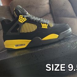 Jordan 4 Retro
Thunder (2023