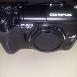Olympus E300  Digital Camera W/ 2 Lenses 