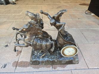 FRENCH FIGURAL ROMAN CHARIOT SPELTER MANTEL CLOCK