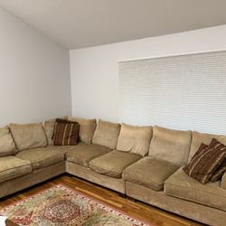 Beautiful  L-Shaped  Couch - Great Condition!