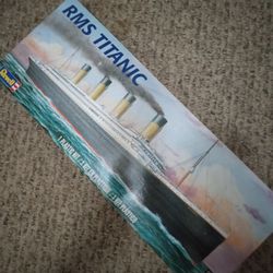 Titanic Boat Model