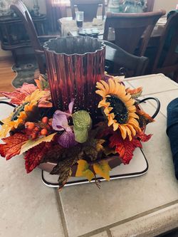 Fall centerpiece lighted vase has timer
