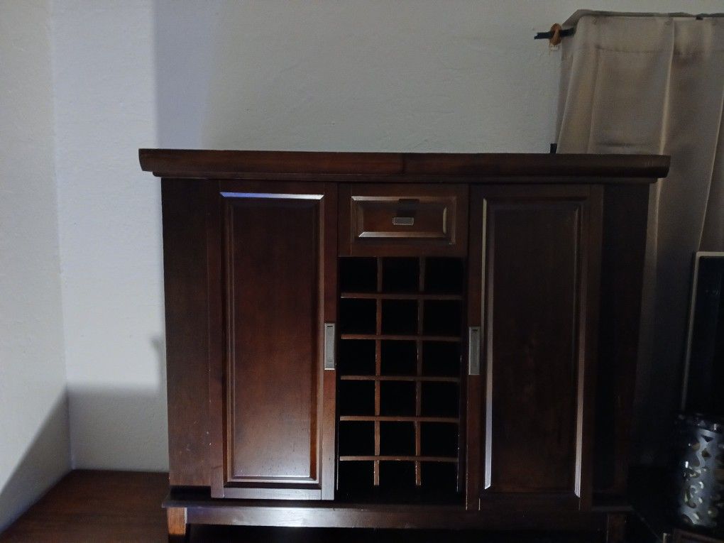 Wine Rack and Bar Nice Condition