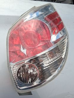 2005 toyota matrix  taillight