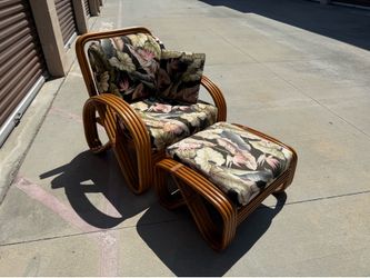 Mid century modern rattan pretzel shape 4strand chair with ottoman great shape