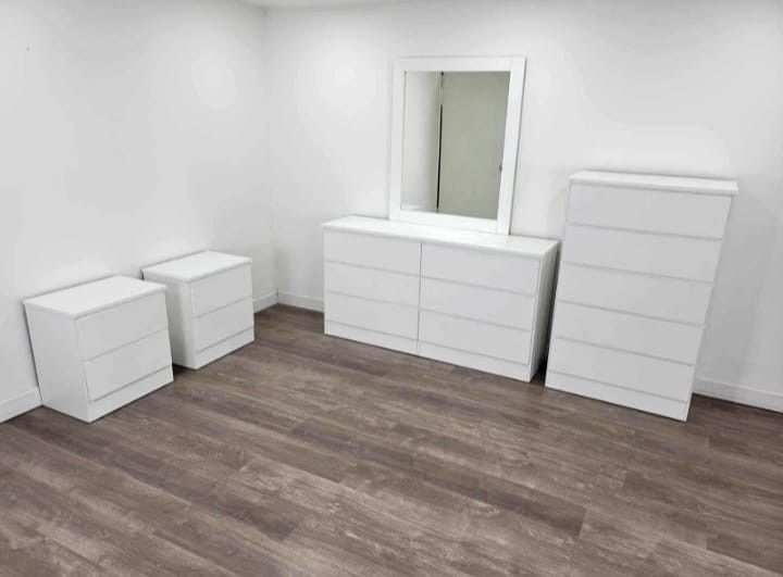 Dresser With Mirror, Chest And Two Nightstands 🌌 Comoda Con Espejo, Gavetero Y Dos Mesitas De Noche 🌌
