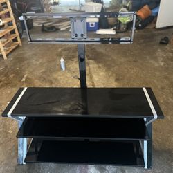 Entertainment Center w/ Built-in TV Mount Up To 70”