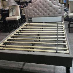 Bed frame (Queen) $150
