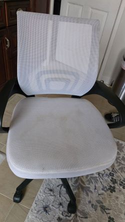 Adjustable desk chair